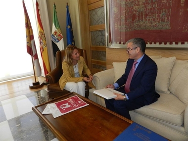 El cónsul general de Marruecos en Sevilla realiza una visita institucional a Cáceres