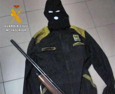 Detenidos tres vecinos de Mérida acusados de atracar con una escopeta al menos dos gasolineras y un hotel