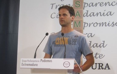 Álvaro Jaén recalca que Podemos 'no' ha firmado 'ninguna invitación' para que Otegui acuda al Parlamento Europeo