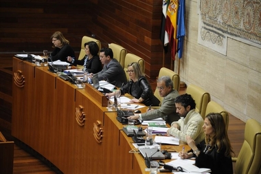 La Asamblea de Extremadura garantizará la igualdad efectiva en los nombramientos que le correspondan