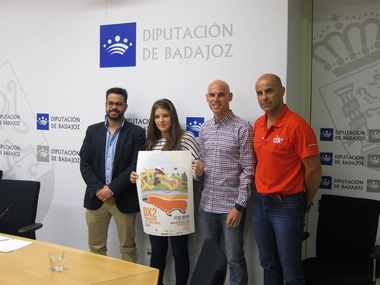 El triatlón de Olivenza 'DX2 Trialqueva Internacional' reunirá el próximo sábado a más de 200 triatletas