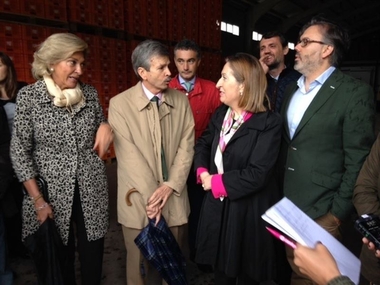 La ministra de Fomento pide a las empresas contratistas del AVE que 