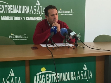 APAG Extremadura Asaja valora que la Asamblea acuerde instar a la Junta a autorizar la quema controlada de rastrojos