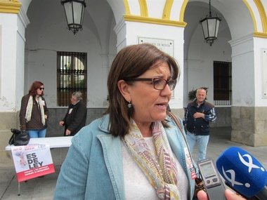 UGT Extremadura recoge firmas para 
