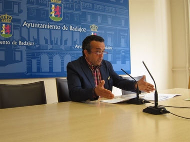 Los cuatro grupos del Ayuntamiento de Badajoz acuerdan modificar la Ordenanza de venta ambulante