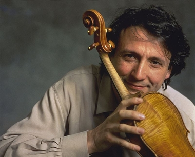 El violista Gérard Caussé actúa con la Orquesta de Extremadura como director y solista