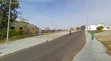 Herido un joven motorista tras colisionar con un turismo en Badajoz