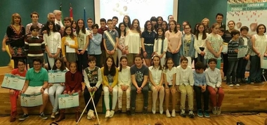 Una alumna de Olivenza y otra de Mérida, ganadoras del VIII Concurso de Lectura en Público