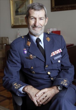 Qué suerte ha tenido usted, mi General, ¡porque su partido le haya enviado a Almería!