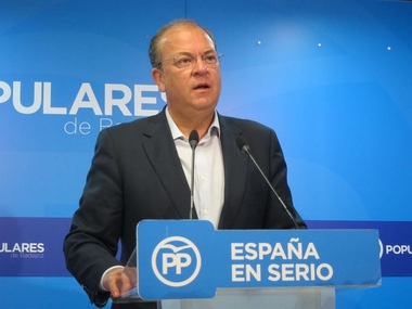 Monago muestra a la Junta su 