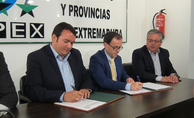 La Diputación de Badajoz y la Fempex firman un convenio para asesorar a ayuntamientos en prevención de riesgos laborales
