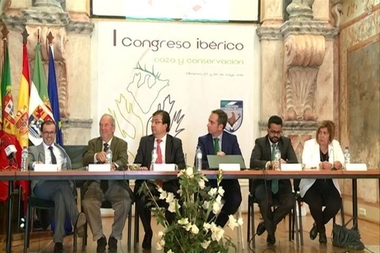 Vara aboga por dialogar para 