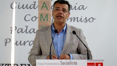 El PSOE subraya que el dato 'no es malo' pese a que el Gobierno de Rajoy no haya hecho 'nada' por Extremadura