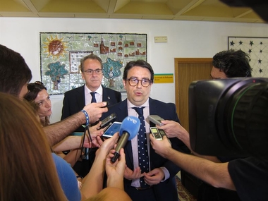 Vergeles replica al PP que el gobierno de Monago dejó a 189.000 pacientes 