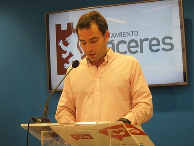 El Ayuntamiento de Cáceres aprueba la concesión de licencias exprés para ir acondicionando locales para negocios