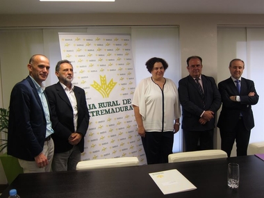 Caja Rural de Extremadura retoma el Premio Espiga Mundo Rural que distingue actividades innovadoras o proyectos de I+D