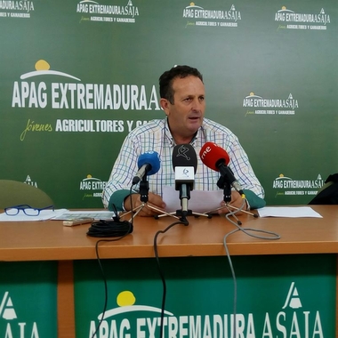 APAG Extremadura pide a los partidos un plan de relevo generacional para permitir que los jóvenes se incorporen al campo