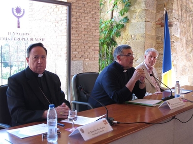 Unas jornadas abarcan en Yuste (Cáceres) la religión, la sociedad secular y la violencia