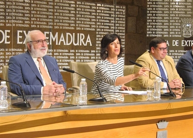 La Junta y la Escuela de Organización Industrial crean cuatro acciones para 'mejorar la empleabilidad' de 900 extremeños