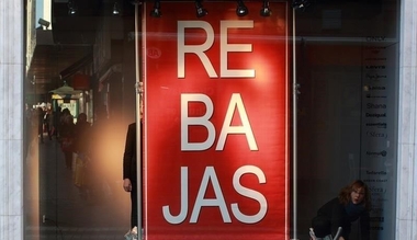 La Unión de Consumidores de Extremadura recuerda que en rebajas lo 