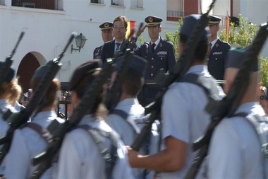 Fernández Vara participa en el acto de relevo de mando del Coronel Jefe del Área 23 y de la Base Aérea de Talavera