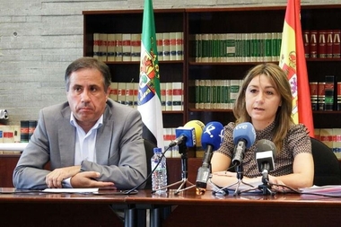 La Junta extremeña asegura que la bajada en el número de desempleados supone 