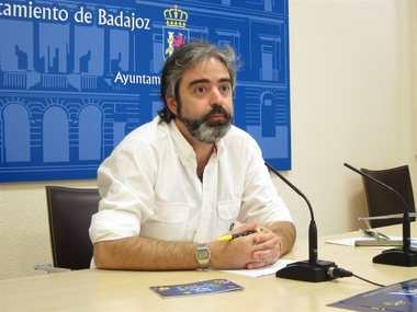 El número de incendios de pastos estivales en la ciudad de Badajoz sigue por el momento la 