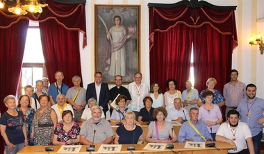 El alcalde de Mérida recibe a peregrinos italianos que visitan la Basílica de Santa Eulalia en el Año Jubilar Eulaliense