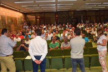 ás de 250 empresarios abordan con la presidenta de la Diputación de Cáceres la situación del sector en la provincia