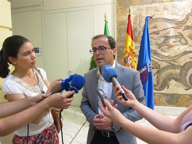 Gallardo apunta que las localidades pacenses con menos renta 