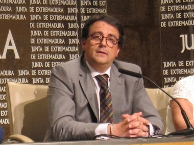 Extremadura cuenta con 23.180 beneficiarios que reciben atención de la Ley de Dependencia, 1.439 más que hace un año