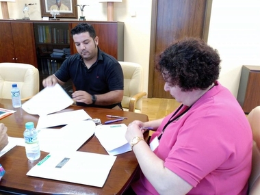 La Junta de Extremadura destina 180.000 euros a la Cruz Roja para su colaboración con el Centro de Emergencias 112