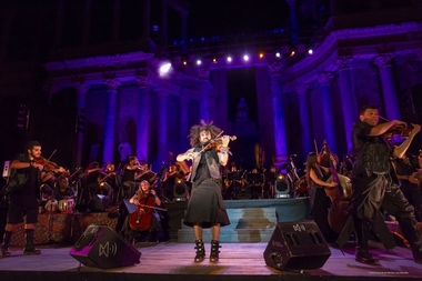 Más de 3.000 personas ovacionan a Ara Malikian en el estreno de su '15 Sinfónico' en el Festival de Mérida