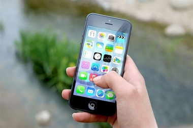 Los extremeños son los españoles más dependientes al móvil al afirmar 8 de cada 10 que no pueden vivir sin su smartphone