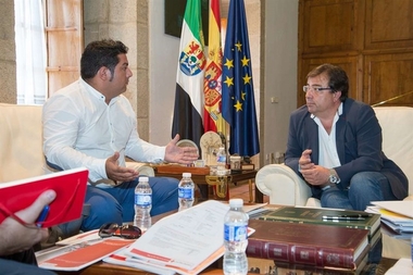 Cruz Roja plantea a Vara sensibilizar con voluntariado en zonas rurales extremeñas sobre los incendios forestales