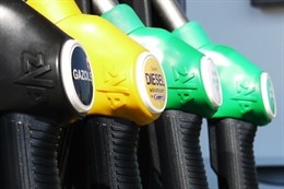 El IPC interanual sube cinco décimas en agosto en España, hasta el -0,1%, por los carburantes y la luz