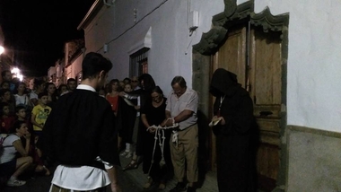 Más de 300 personas asisten a una ruta guiada nocturna en Barcarrota