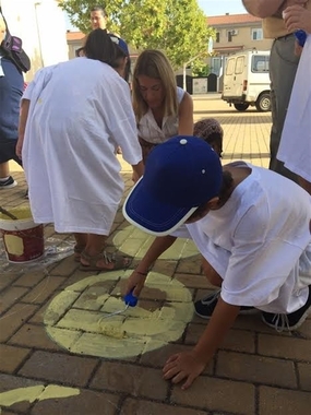 Nevado visita las actividades de dinamización de parques infantiles en la zona de Cáceres El Viejo