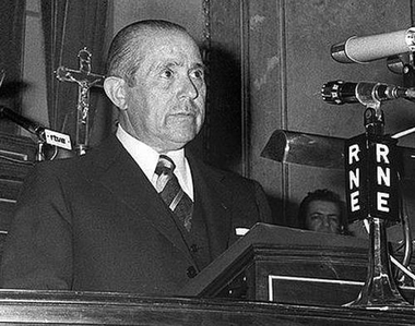 Comunicación tardía en el franquismo: 'El espíritu del 12 de febrero'