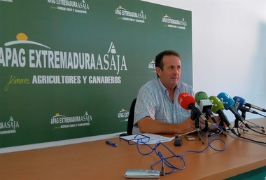 APAG Extremadura Asaja pide a la Junta una norma que penalice la compra de fruta robada para evitar hurtos en el campo