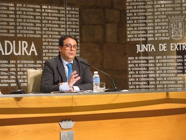 La Ley de Emergencia Social de la Vivienda busca acabar con 'el drama humano de los desahucios' en Extremadura