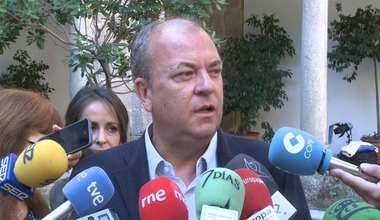 Monago cree que el tema de Rita Barberá 'hay que resolverlo' porque 'resta' para formar Gobierno en España