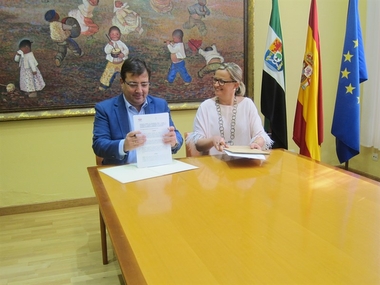 La Asamblea y la Junta de Extremadura firman un protocolo para el fomento y la promoción de las relaciones con la UE