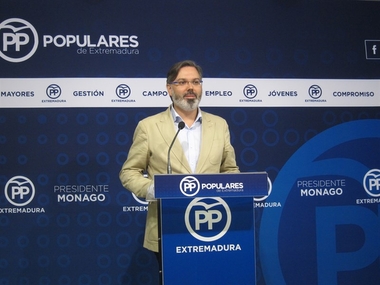 El PP cree que Vara está 'más en las luchas de Madrid' que en las 'necesidades' de Extremadura