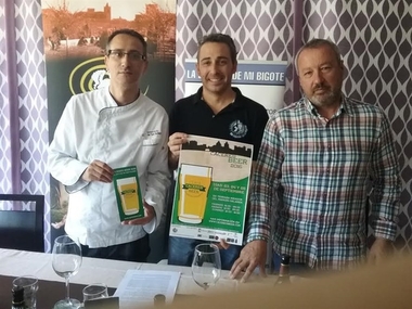Una treintena de cervezas artesanales se pueden degustar en la tercera edición de 'Cáceres Beer'