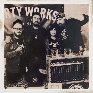 La 'Ruta del whisky y de la pólvora' de la editorial Dirty Works realizará una parada este jueves en Plasencia 