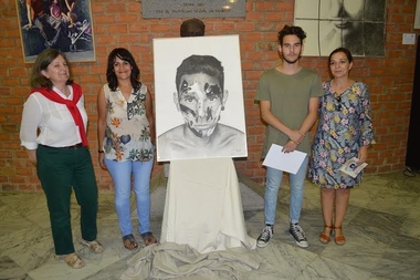 La obra de Miguel Tinoco Domínguez titulada Autorretrato consigue el primer premio en el XVII Certamen de Pintura Feria Internacional Ganadera