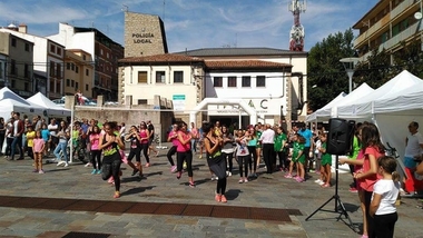 Cerca de 400 personas asiste a la III Feria del Deporte de Coria