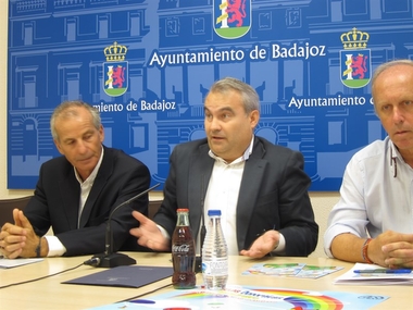 El alcalde de Badajoz reconoce que está pendiente de algunos datos del Estado para elaborar los presupuestos