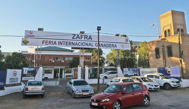 Miguel Ángel Gallardo asiste a la inauguración de la Feria Internacional Ganadera de Zafra